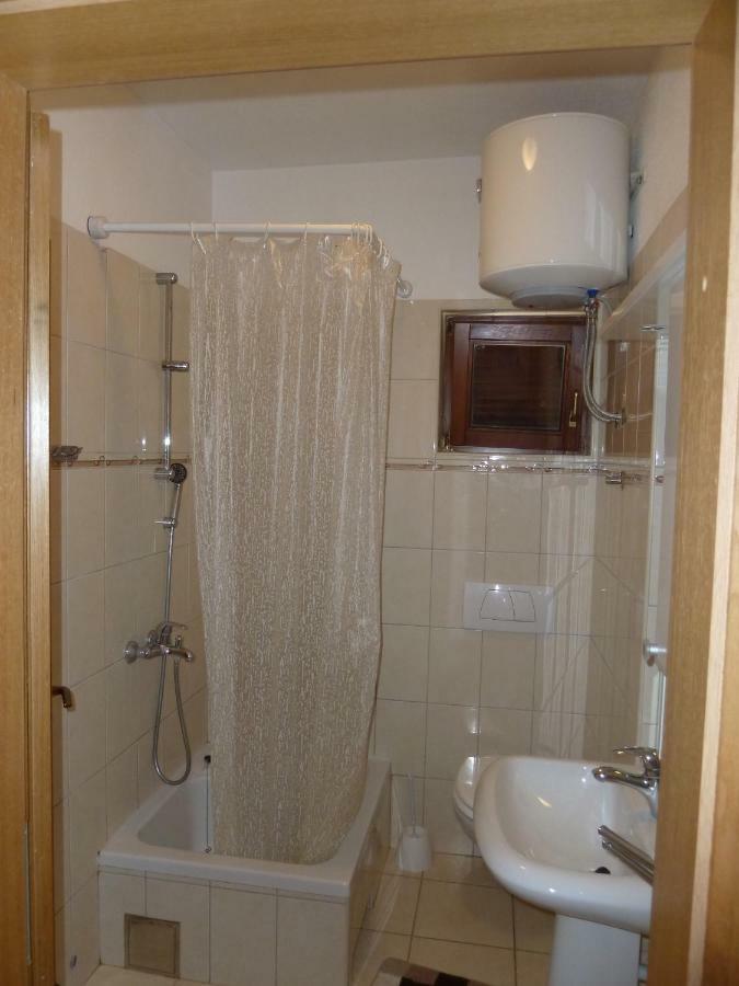 Apartments Davor Jadrtovac Rom bilde